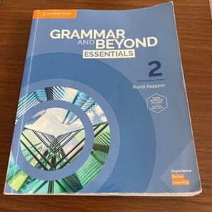 近大 近大で使用 GRAMMAR AND BEYOND ESSENTIALS 2 CAMBRIDGE 大学 参考書 教科書 4400円 中古 近畿大学