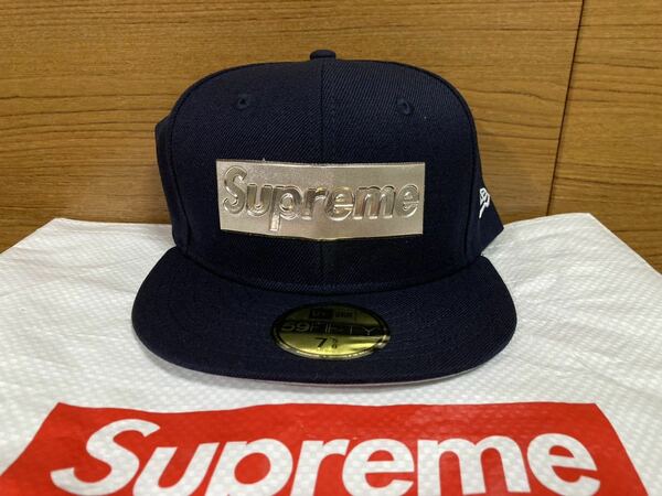 木村拓哉着用 7 5/8 新品未使用 16SS Supreme Metallic Box Logo New Era Navy シュプリーム メタリック ニューエラ キャップ キムタク 紺