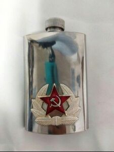 【ソ連軍・ロシア軍】スキットル　ウィスキー　水筒　 記章　鎌と槌　キャンプ