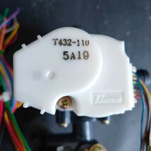 【ジャンク品】ヒートポンプ給湯機 T432-110 5A19 三方弁 取り外し品 エコキュート 【X032-2304】_画像7