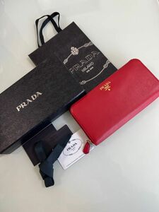 PRADA プラダ 長財布 サフィアーノ ラウンドファスナー　１ML506 