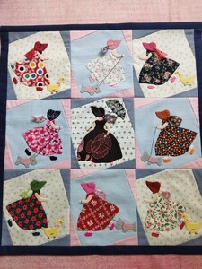 ハンドメイド　タペストリー　スーと8人の仲間　52x57cm