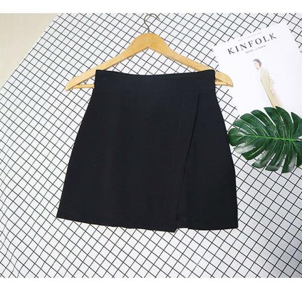 F9053 ミニスカート　黒ショートパンツ付きスカート　スカート風ショートパンツ