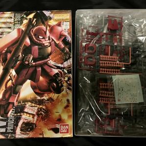 未組立 バンダイ MG 1/100 シャア アズナブル ザクII MS-06S ZAKU II ver.2.0 シャア専用ザク Char Aznable 機動戦士ガンダム プラモデルの画像3