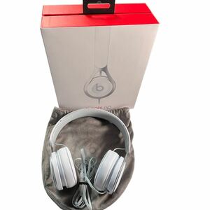 ★beats ep ヘッドフォン 有線タイプ マットホワイト iPod iPhone iPad用 Beats by Dr.Dre 軽量 調節可能なイヤーカップ 中古品 管理H808