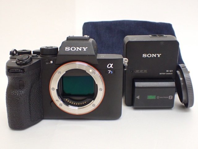 ☆大人気商品☆ 【美品・ショット300程度】SONY α7Rii おまけ多数ILCE