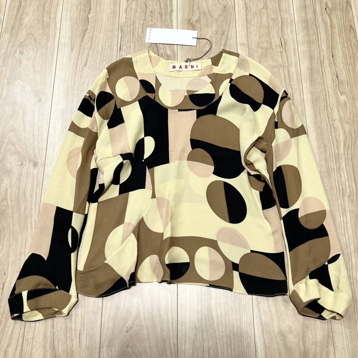WEB限定カラー有 美品 MARNI 総柄 サテン シルク混 モックネック