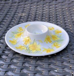 英国　WALES MARL BONE CHINA スイセンのエッグスタンド　送料無料