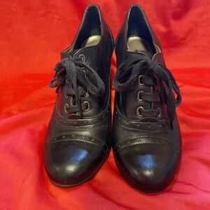  free shipping used leather shoes [OPPUS size 22.5.] race up bootie heel. height is 7.. 