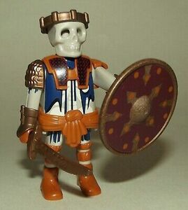 * Play Mobil Figure series gaikotsu. knight *