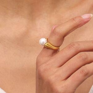 大粒パールリング　レディース　指輪　ステンレス　ゴールド　金　真珠　アクセサリー　人気　大人　普段使い　韓国　アレルギー対応　新品
