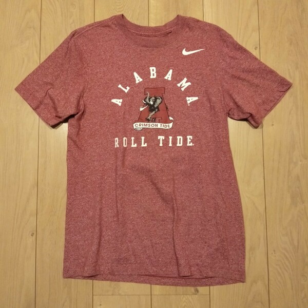 USA古着卸 Sサイズ NIKE NCAA ナイキ アラバマ クリムゾン ロール タイド プリント Tシャツ