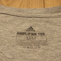 USA古着卸 Mサイズ adidas AMPLIFIER TEE アディダス ロゴ プリント Tシャツ_画像4