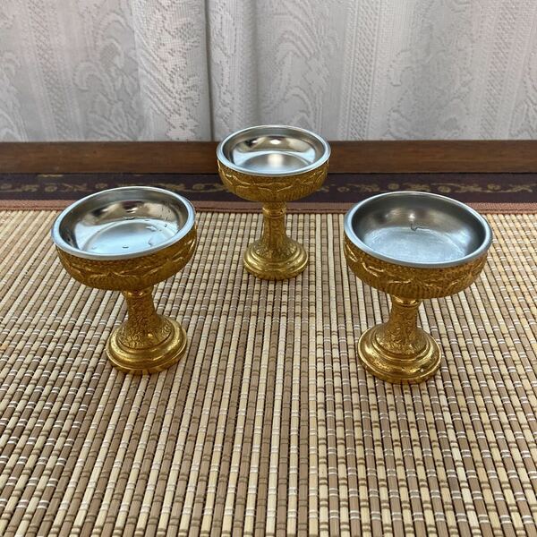 【仏教】【仏具】金杯 3つセット 真鍮製と思われます 【台座付き】【送料無料】　