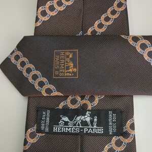エルメス HERMES ネクタイ 茶色系 馬蹄柄　ラッキーアイテム 斜めライン レジメンタル 美品