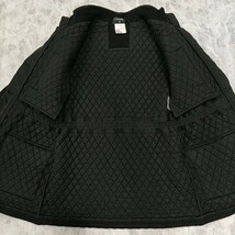 ◆ 気品溢れる / ココマーク【 CHANEL シャネル 】P42185W04951 キルティング 極上ウール生地 コート / ジャケット size36 レディース 黒_画像6