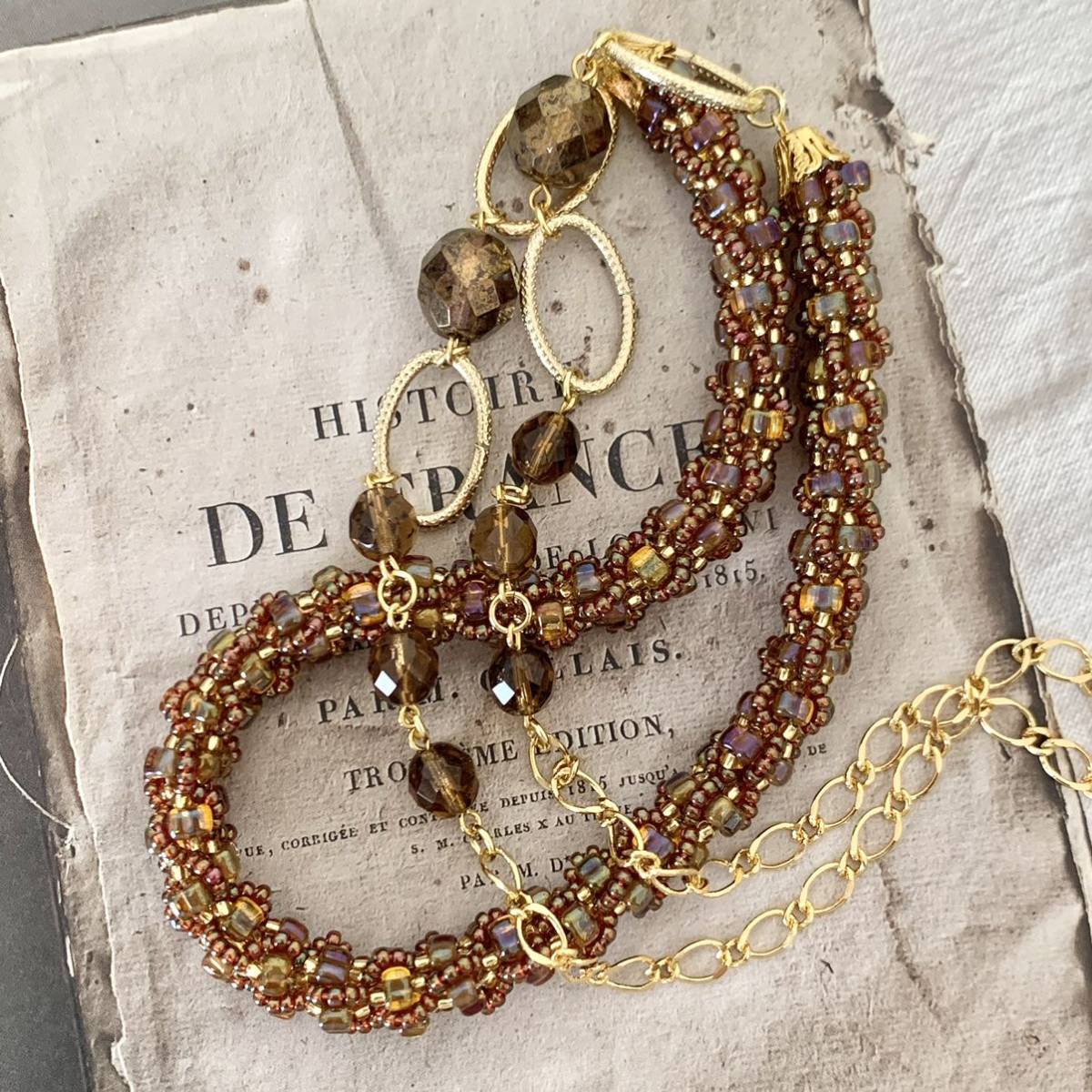 Collier de perles triangulaires faites à la main, perles tchèques en Crochet, marron et or, 81 ~ 85cm, Long collier No.1837, Fait main, Accessoires (pour femmes), collier, pendentif, foulard