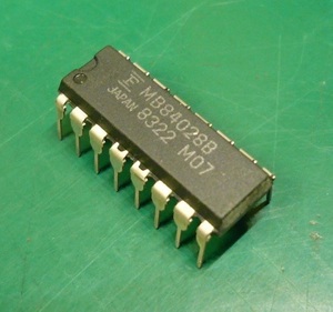 ＭＢ８４０２８Ｂ　ＩＣ　富士通　２個