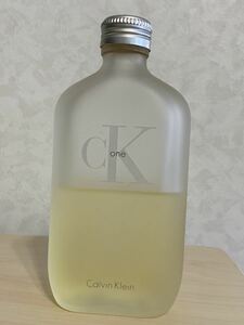 Calvin Klein ck one 200ml 香水 カルバンクライン シーケー ワン オードトワレ　残量多め　ボトルタイプ