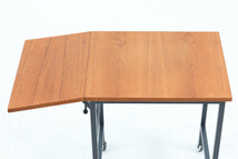 デンマーク製　サイドテーブル/ラップトップテーブル　キャスター付　チーク材　北欧家具ビンテージ_画像4