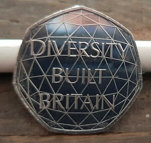 エリザベス女王 2020年デザイン イギリス 英国本物50ペンスコインDiversity made Britain designイギリス 英国 コイン