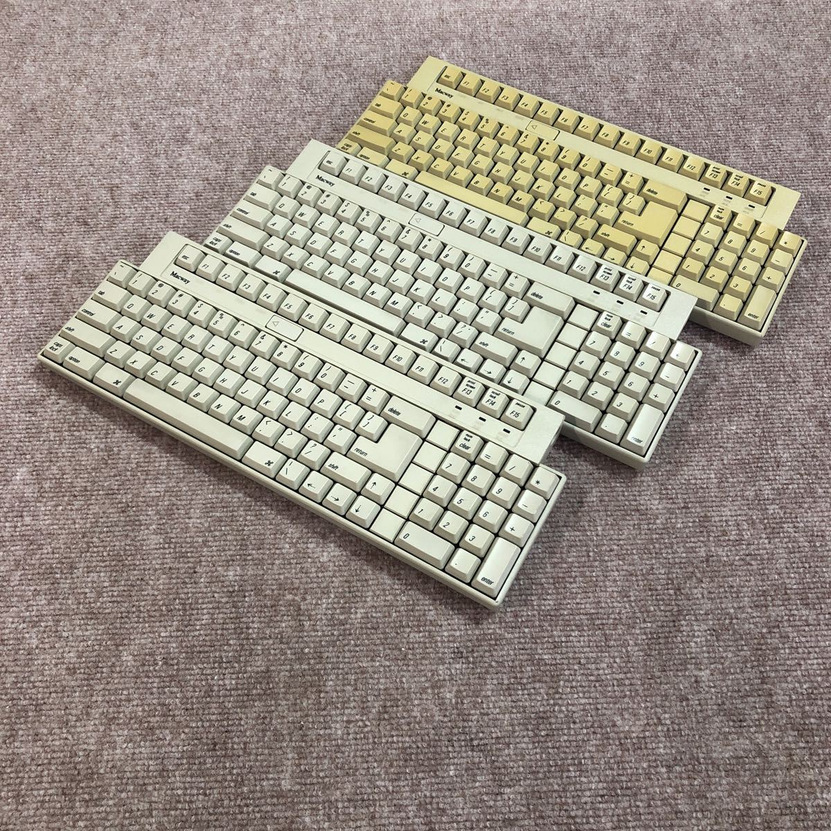 MacOS ADB用キーボード+USB変換機付き | fwa.com.br