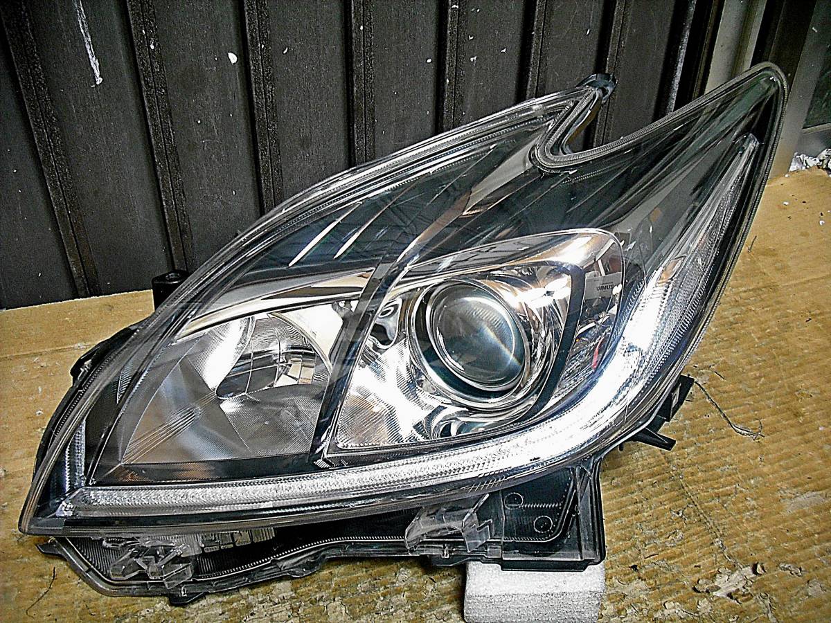 30プリウス後期LEDヘッドライト(助手席側) 自動車パーツ 工場直売所