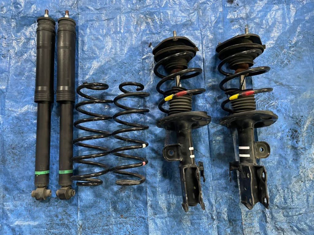 ヤフオク! -「30プリウス純正ショック」の落札相場・落札価格