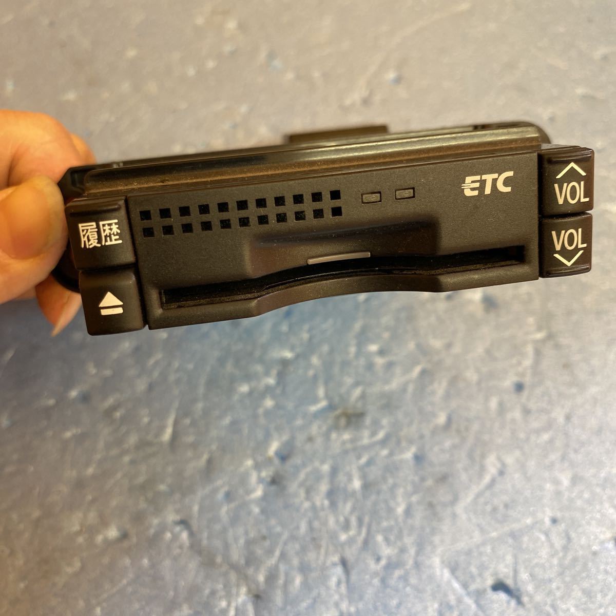92 トヨタ ZVW 30 プリウス ビルトイン ETC 車載器 86980-76010 黄-77 92 トヨタ ZVW 30 プリウス ビルトイン ETC 車載器 86980-76010 黄-77