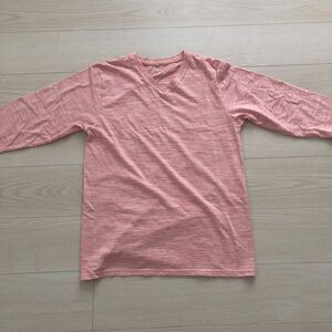 シンプル　Lサイズ　5分袖　ピンクTシャツ　Vネック