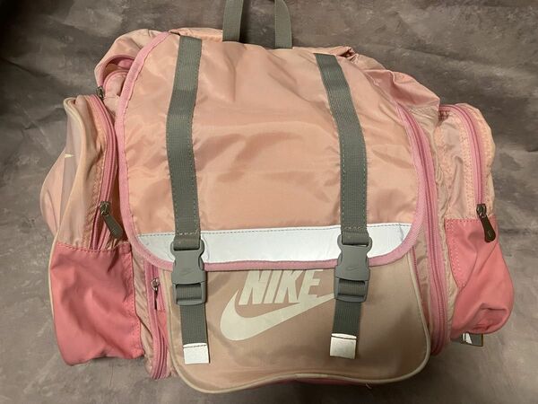 リュックサック　修学旅行　林間学校　NIKE