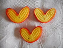 源氏パイマグネット（3個セット）ハート型のお菓子・黄色・オレンジ色_画像5