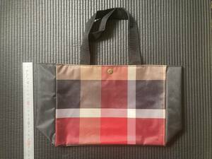 ファッション鞄　☆　廃番中古　手さげカバン　BURBERRY クレストブリッジ ブルーレーベル　ブラック×レッド　小物入れ ランチバッグ