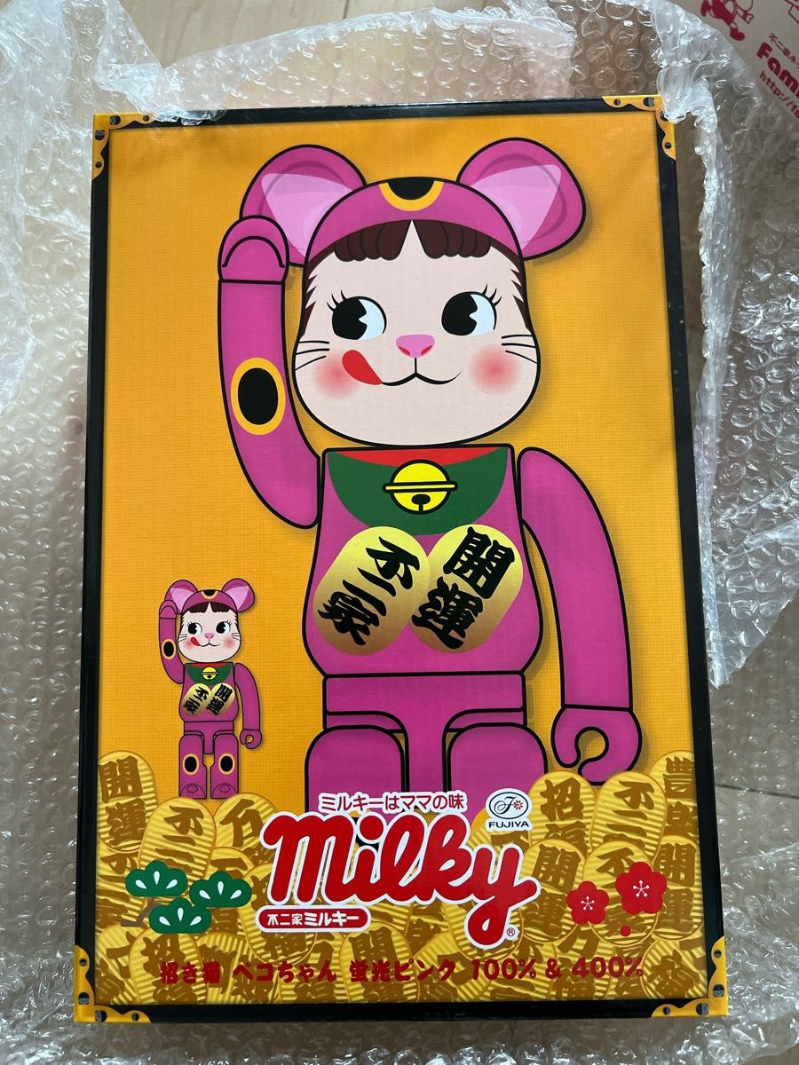 BE@RBRICK 不二家 ペコちゃん 蛍光 ピンク 招き猫 400％ 新品未使用