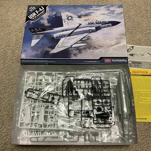 アカデミー Academy 1/72 F-4J USN ジョリーロジャース