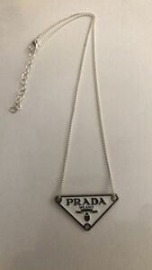 PRADA ネックレス　ホワイト