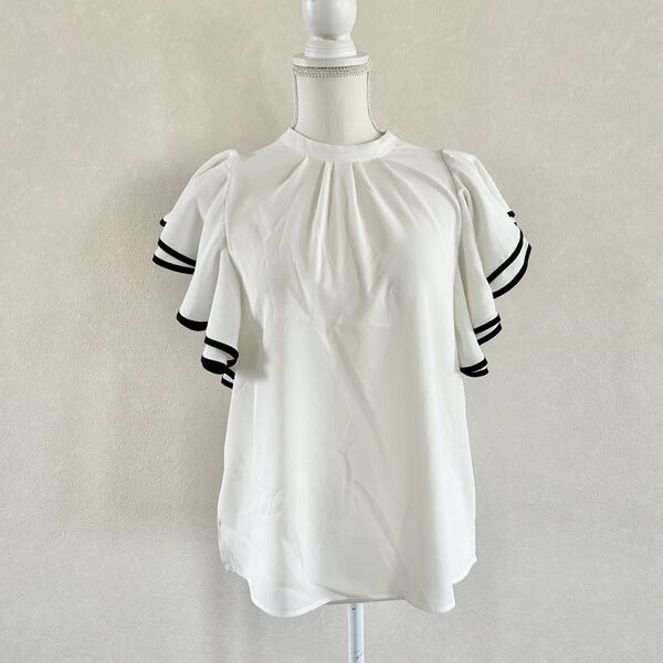 【新品】パイピングフリル袖ブラウス ホワイト