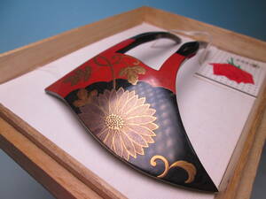 [. month ]book@ tortoise shell gold lacqering chrysanthemum writing. ornamental hairpin tree box attaching 