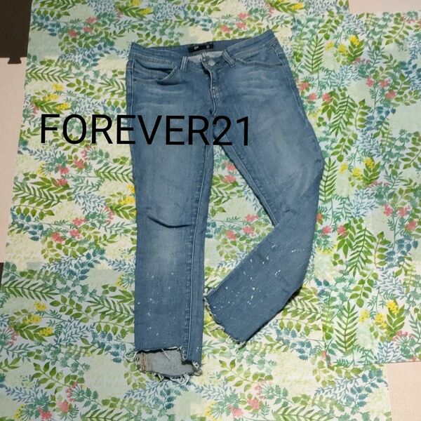 FOREVER21 デニムパンツ ジーンズ　ストレッチ　ダメージ　レディース　