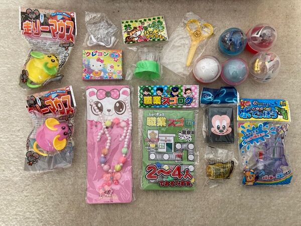新品☆Disney おもちゃ 文房具 水てっぽう ディズニー トランプ スゴロク ミニかー まとめ売り 16点セット