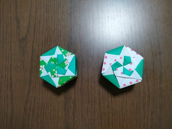 〈38〉折り紙の六角箱（深）／　2個