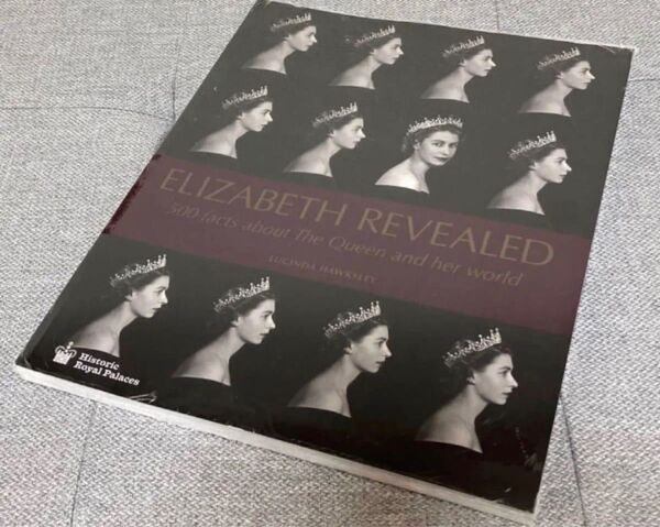 英国 エリザベス女王 洋書 「Elizabeth Revealed」
