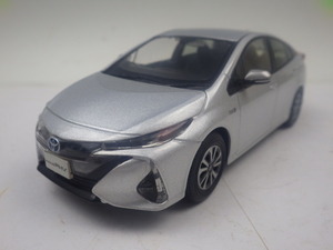 207-2【S.R】非売・展示品 1/30 TOYOTA トヨタプリウスPHV カラーサンプル シルバーメタリック 箱ナシ 香川発