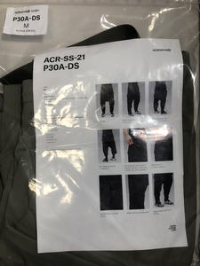 国内正規店渋谷FAN購入試着程度のほぼ未使用ACRONYMアクロニウム P30A-DS ALPHA GREEN Mサイズ　NIKE ACG MOUTRECONTAILOR Arc'teryxSacai