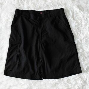 ⑥★アンダーアーマー★UNDER ARMOUR★ 人気の黒　５ポケットのハーフパンツ・ ショートカーゴ短パン３２　W84㎝　ML