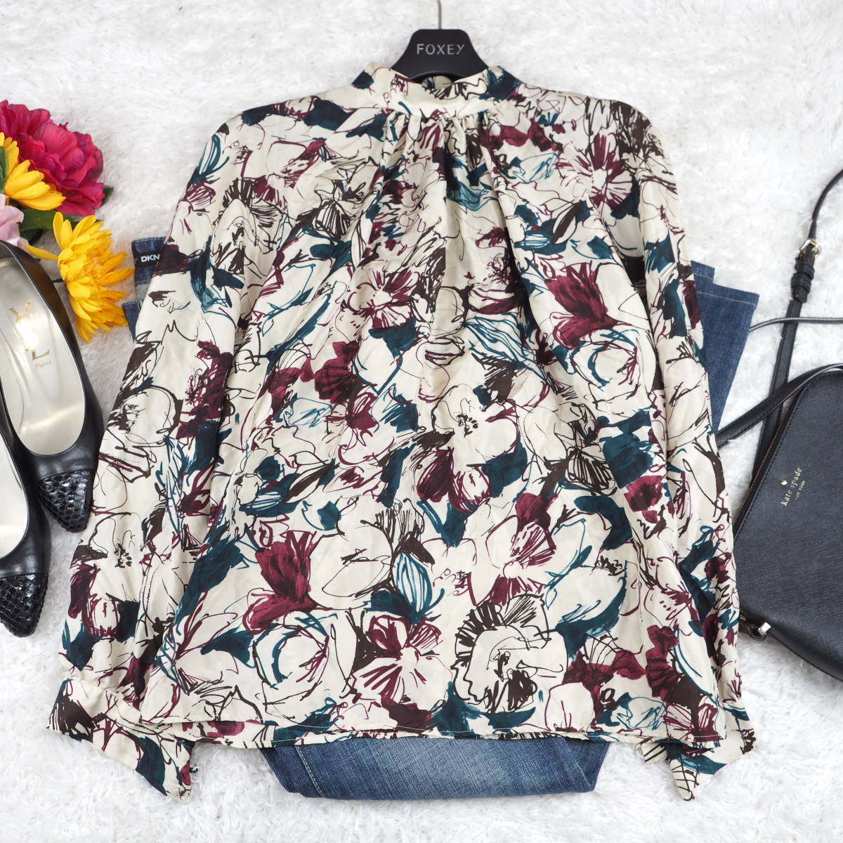 花柄シルクブラウスの値段と価格推移は?|284件の売買情報を集計した 花柄シルクブラウスの値段と価格推移は?|284件の売買情報を集計した