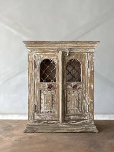 アンティーク　ヴィンテージ　シャビー　古家具　インド　無垢材　チーク材　アイアン　飾り棚　小棚　収納　ディスプレイ　古木　古道具