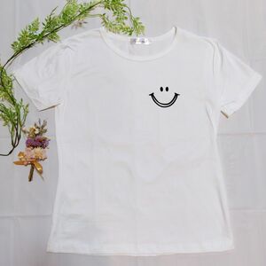 【値下げしました！】レディース　Tシャツ　白　半袖　スマイル　カジュアル　白　Lサイズ　ニコちゃん