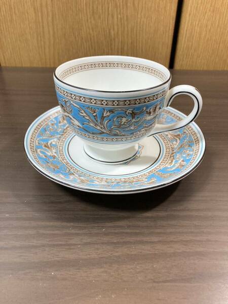 ▼ウェッジウッド≪フロレンティーンターコイズ カップ&ソーサ 1客≫WEDGWOOD リー 黒壺