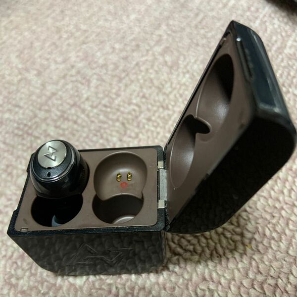 AVIOTワイヤレスイヤホン（充電ケース＋左耳のみ） Bluetooth ワイヤレスイヤホン イヤホン